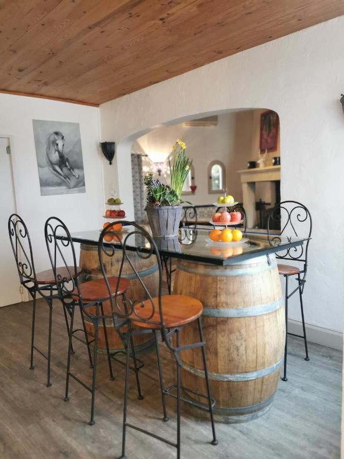 L'Auberge Camarguaise Saintes-Maries-de-La-Mer Exterior foto